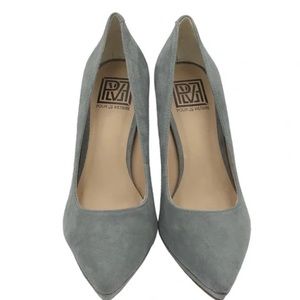 Pour la Victoire Daina Suede Pump